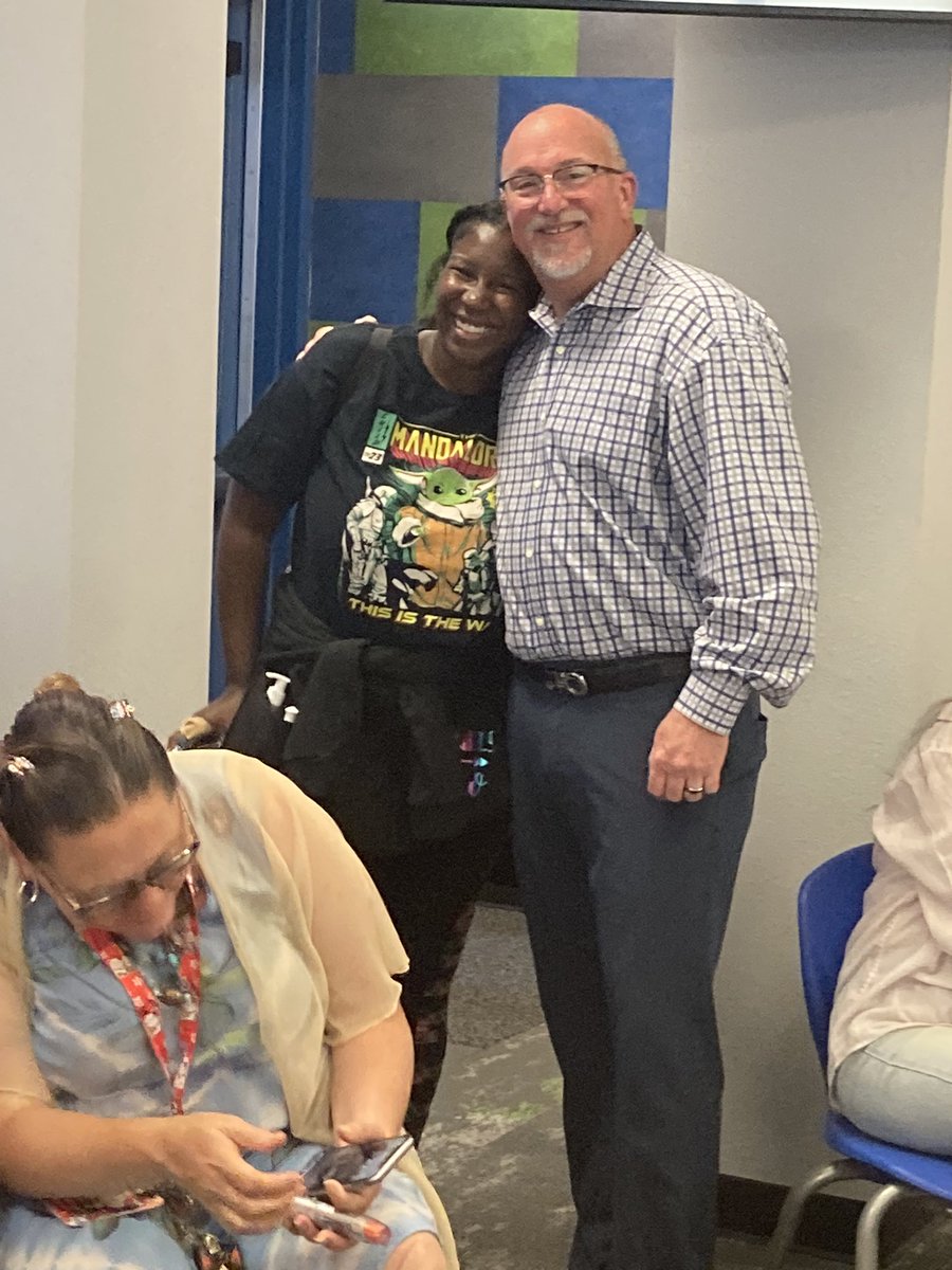 Tanya Santos tweet media