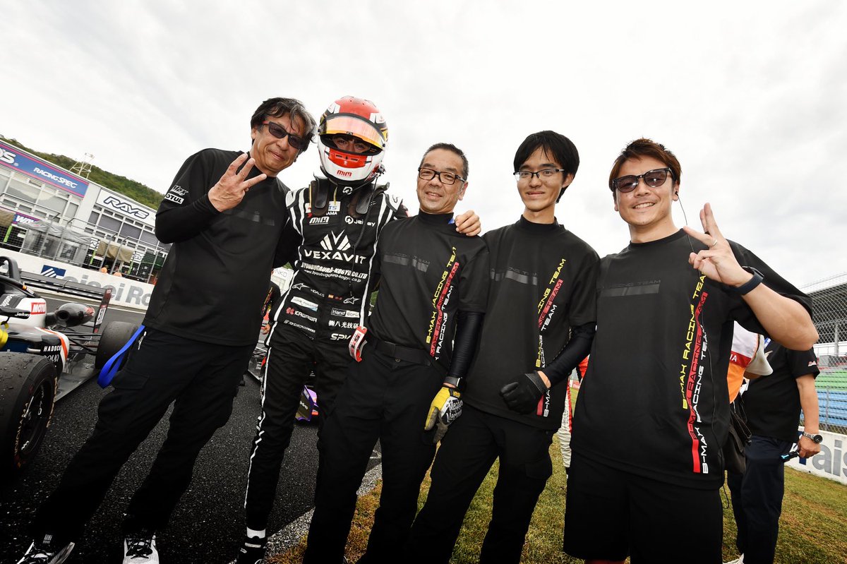 #SFLights Rd13/14/15 #Okayama 🍑
🏁レースレポート✏️＆フォトギャラリー📸

今回はイゴール選手🇧🇷🇯🇵が本領を発揮💪でも「一番良かったけど、一番悔しい週末」とのこと。
デビッド選手🐃は、ついに表彰台🥉ゲット。第3レースのパッシングは見事でした。