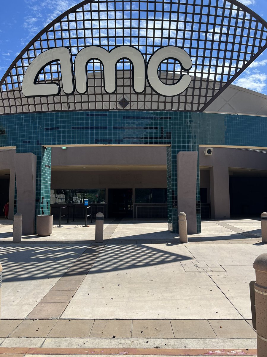 abhiskjain's tweet photo. $AMC at @CityofNorwalkCA feels like a ghost town. Entrance is not clean, posters are torn apart &amp; counters all dull! On noon of 9/10, it felt walking to an deserted place. Why can’t this be renovated &amp; opened up for public activities, at least on weekends? @CEOAdam BringItToLife https://t.co/dprYiYOJZF