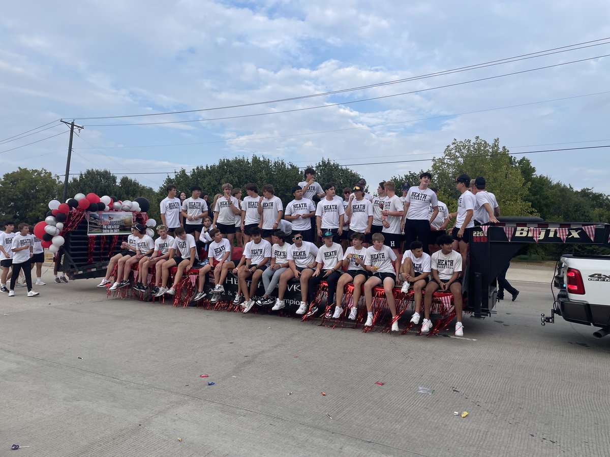 <a href="/RHHSHawks/">Rockwall-Heath HS</a> won the day with a fun Homecoming parade! #TogetherRockwall #WTD