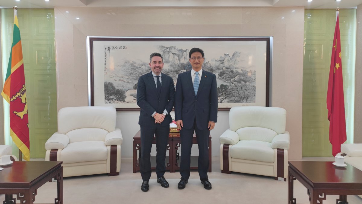 Ambassador Qi Zhenhong welcomes the new UN resident coordinator Marc-André Franche @MAFrancheUN @UNSriLanka They had extensive friendly exchanges on 🇱🇰 current situation, 🇨🇳🇺🇳 respective aid & support to #SriLanka and further cooperation, and other issues of common interest.