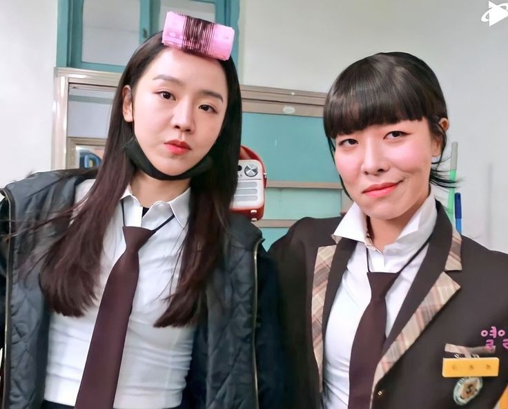 shnhysn's tweet photo. the most iconic duo https://t.co/w7qBNdNxwt