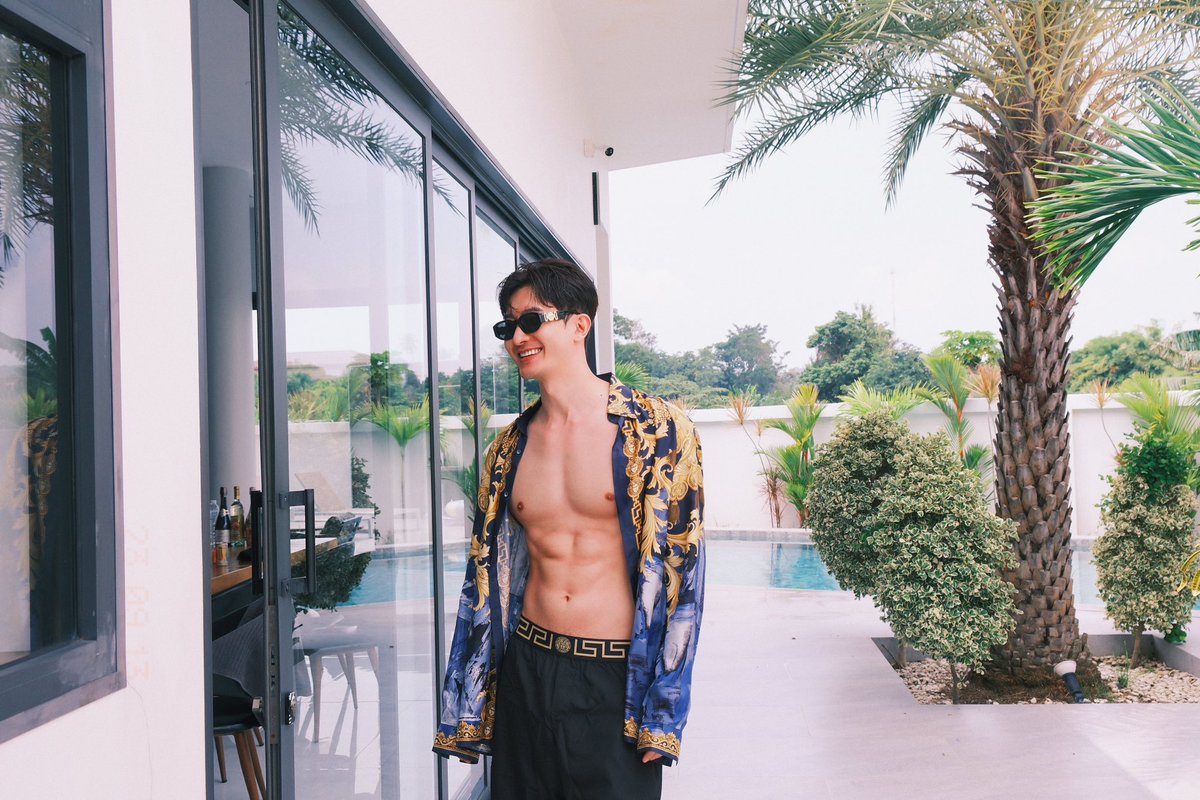 zhoumi_419's tweet photo. ☀️Morning ❤️ https://t.co/kMCnqENWDb