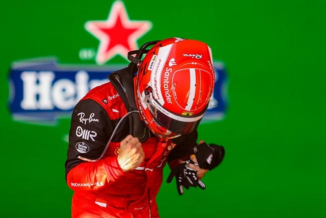 Yuki_Fzero's tweet photo. E soprattutto ringrazio la squadra che mi ha regalato la vittoria oggi, che non è solo mia, appartiene a tutta la squadra, grazie ragazzi.

Per alcuni il secondo pilota, per altri il pilota

#forzaFerrari https://t.co/bnKGVfCdqI
