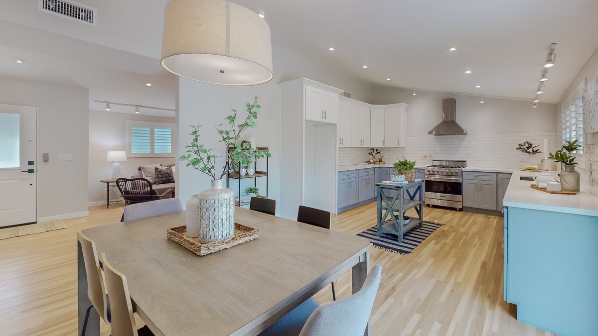 ReggieREGroup's tweet photo. Completely Remodeled 3/2 GEM. Virtually every sys/ room's been touched so all you have to do is move in! Gorg kitchn, baths. New: Roof, HVAC, copper plumb, W/H, water filt sys, 200A panel, insulation, wiring, landscapg. Plantatn shutters, Milgard windows, hardwd flrs, soak tub... https://t.co/81TFEtDdp4