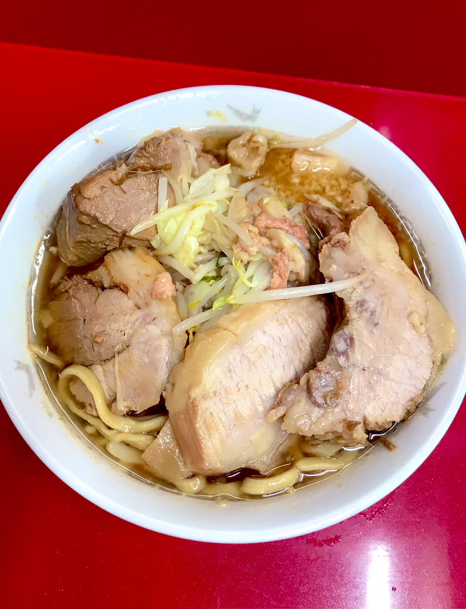 romeo_iocifalla's tweet photo. ラーメン二郎 越谷店＠越谷市
小豚入り🟪 YsNmAm
ksgy26〈ネ申月豕〉背徳の一杯💯 https://t.co/rrMTCnJNsj