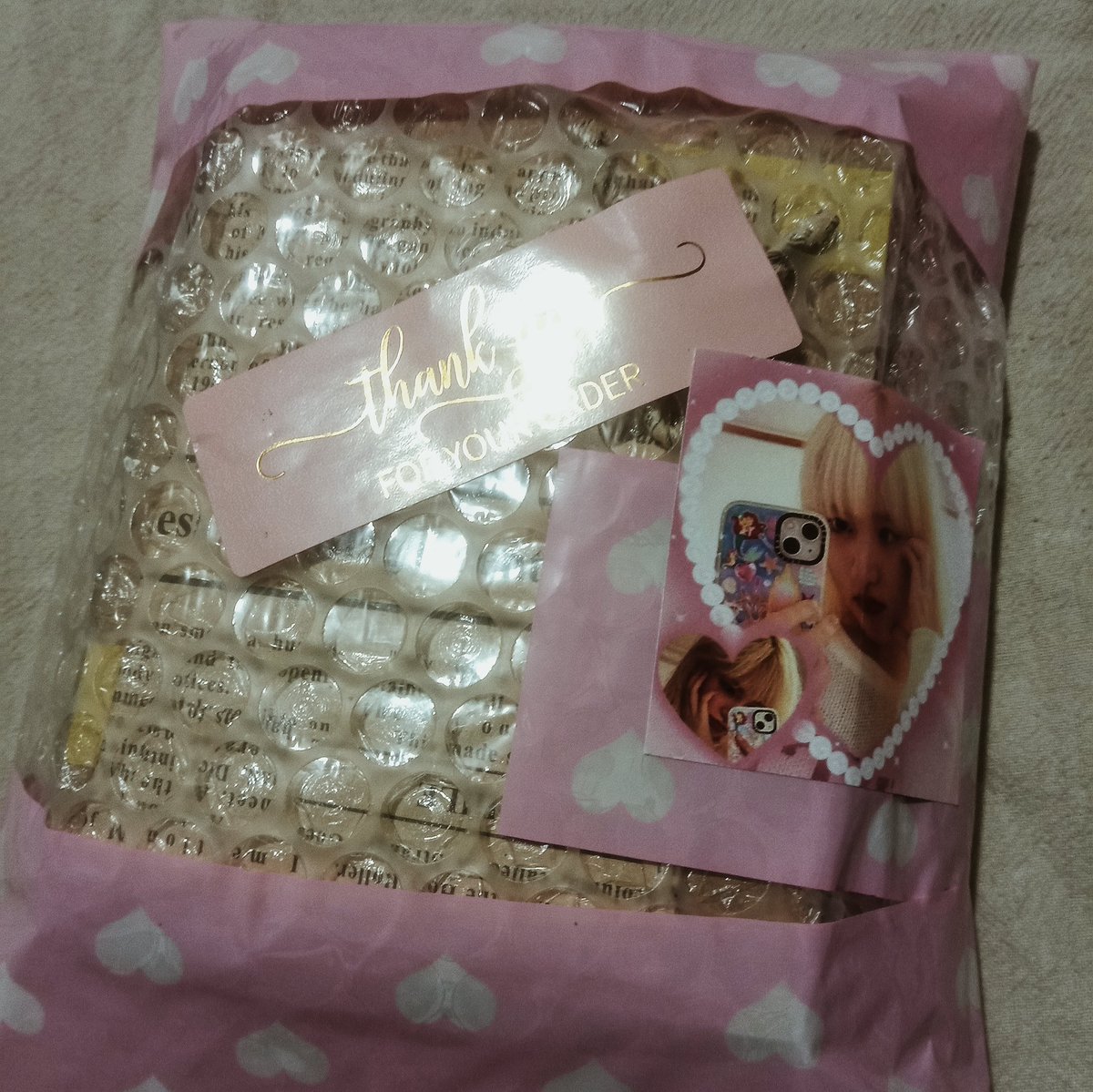 smileyenari's tweet photo. yena and liz are here 💛 thank you @eline_ph  for this and the freebies!! until next time 🙊💛

#elineph_feedbacks https://t.co/s83zBaBMnh