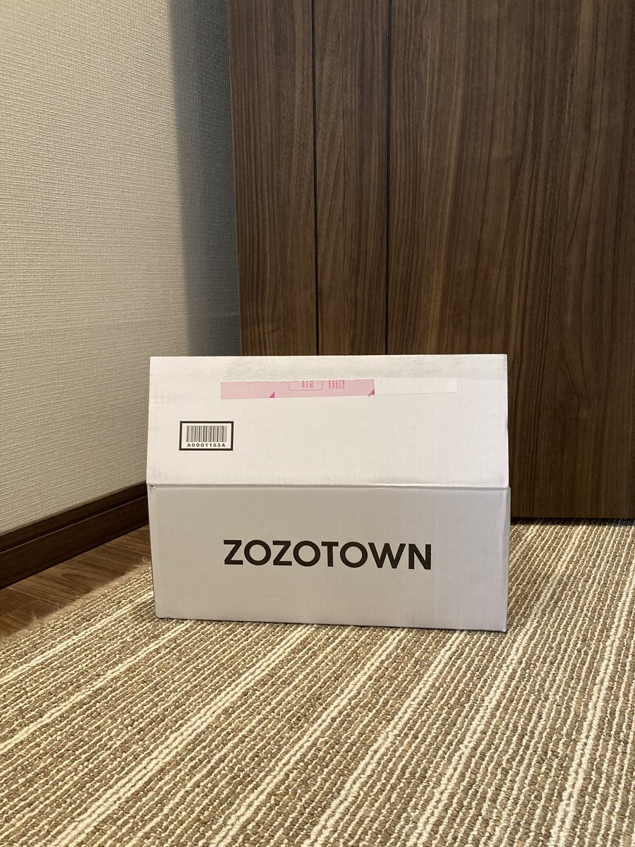 jamajamakoo's tweet photo. 当たりますよーに✨✨
この白箱以外にも秋物買って
うきうきー。

 #ZOZOWEEK箱CP https://t.co/RZwq1SiwbV