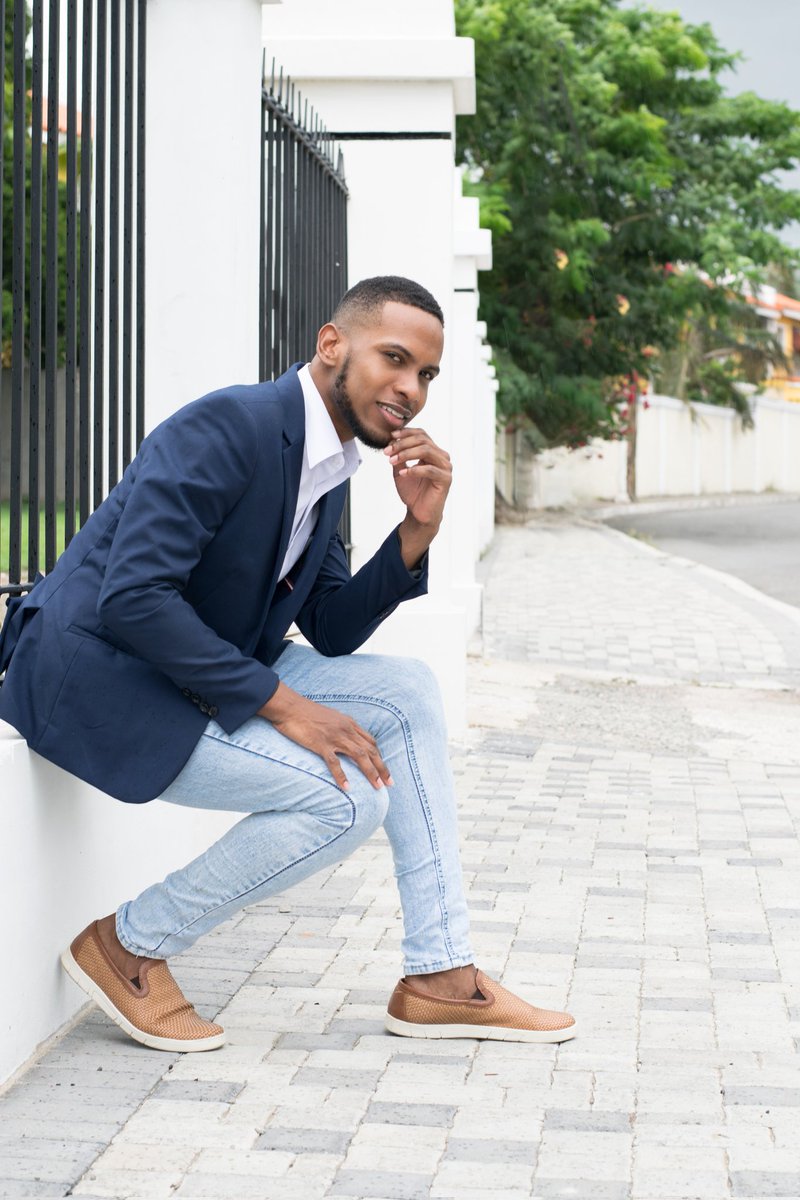 LMPhotographyJA's tweet image. Yes, I do photograph men also #Classicman #blueJacket #TeamLMPhoto #BookLMPhoto