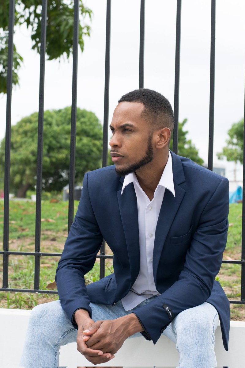 LMPhotographyJA's tweet image. Yes, I do photograph men also #Classicman #blueJacket #TeamLMPhoto #BookLMPhoto