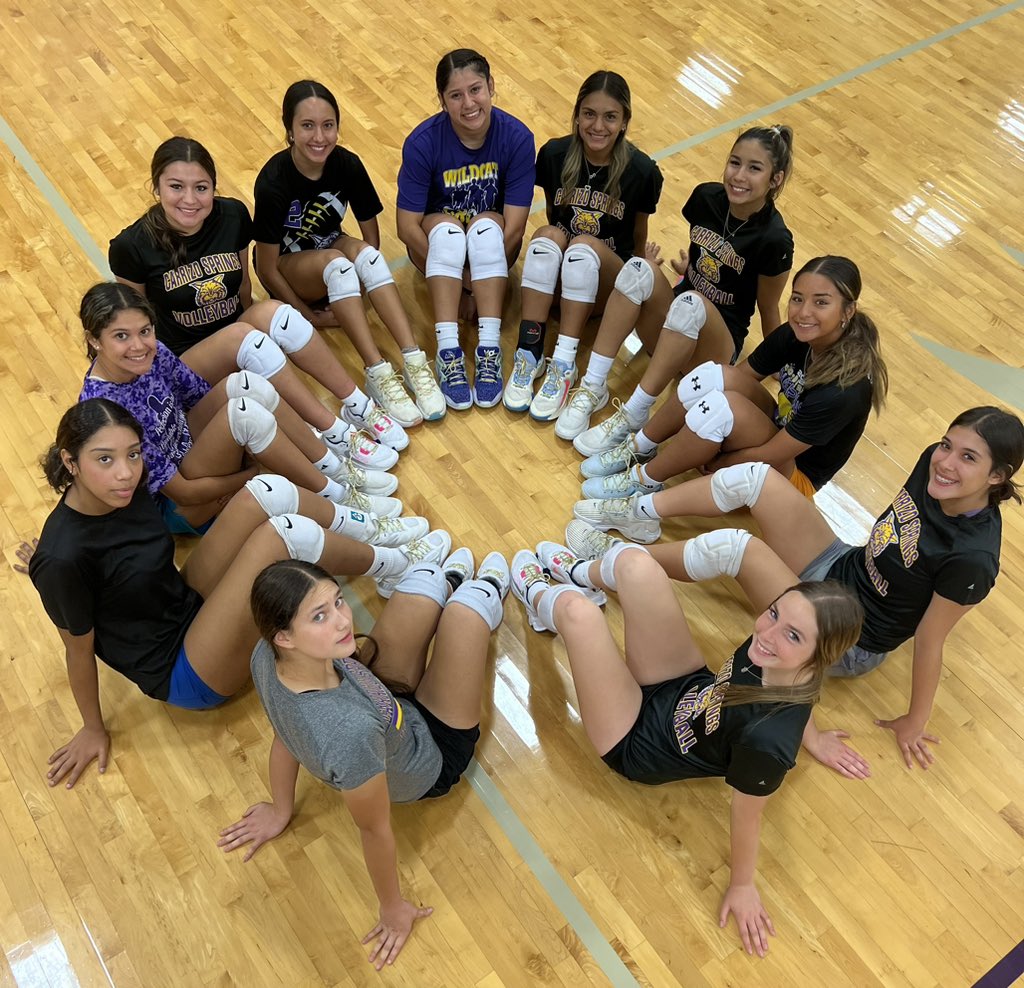 2023 Varsity ✨Golden✨Laces Night
💛🏐💜