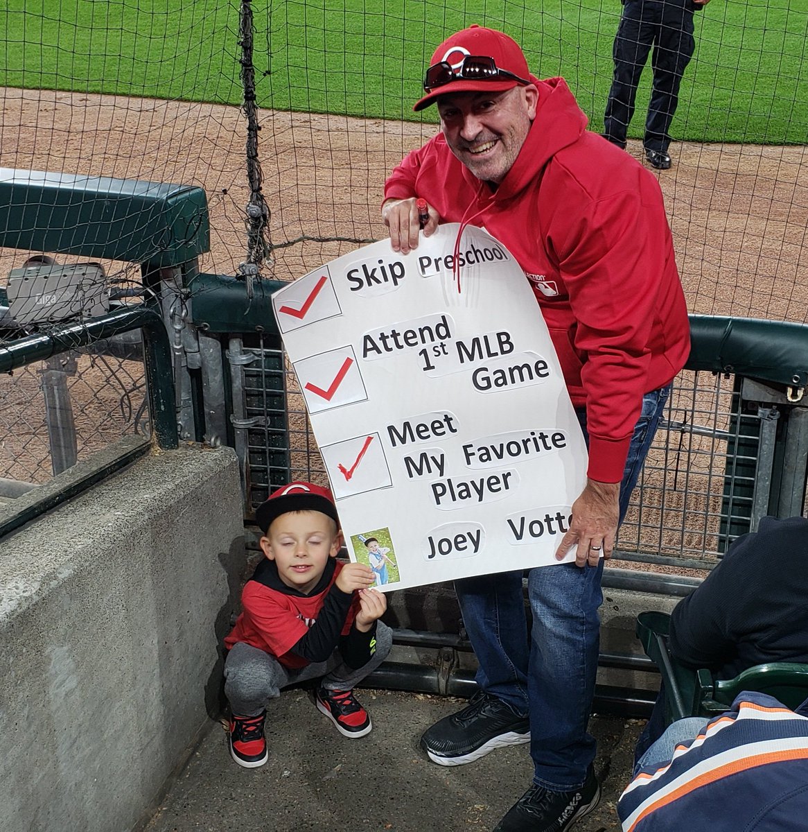 KyleRase's tweet photo. Thank you for making my son's day Joey.  You are the best! @JoeyVotto @Reds https://t.co/3SK5bmiuCO
