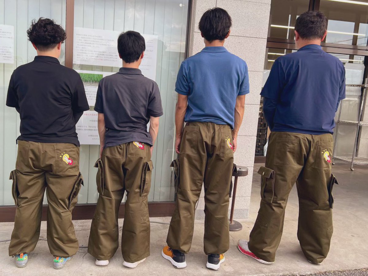 oppract's tweet photo. ｢AKENO PANTS 100 PEOPLE ｣

今回パンツを配らせて頂いのは、JA梨北の方々です🍒

山梨では農業パンツプロジェクトを一緒に企画したｽｺｯﾌﾟﾌｨｰﾙﾄﾞのメンバーに農業に��いてのノウハウをたくさん伝えてくださっています🌱 https://t.co/sNjFGJnZJx