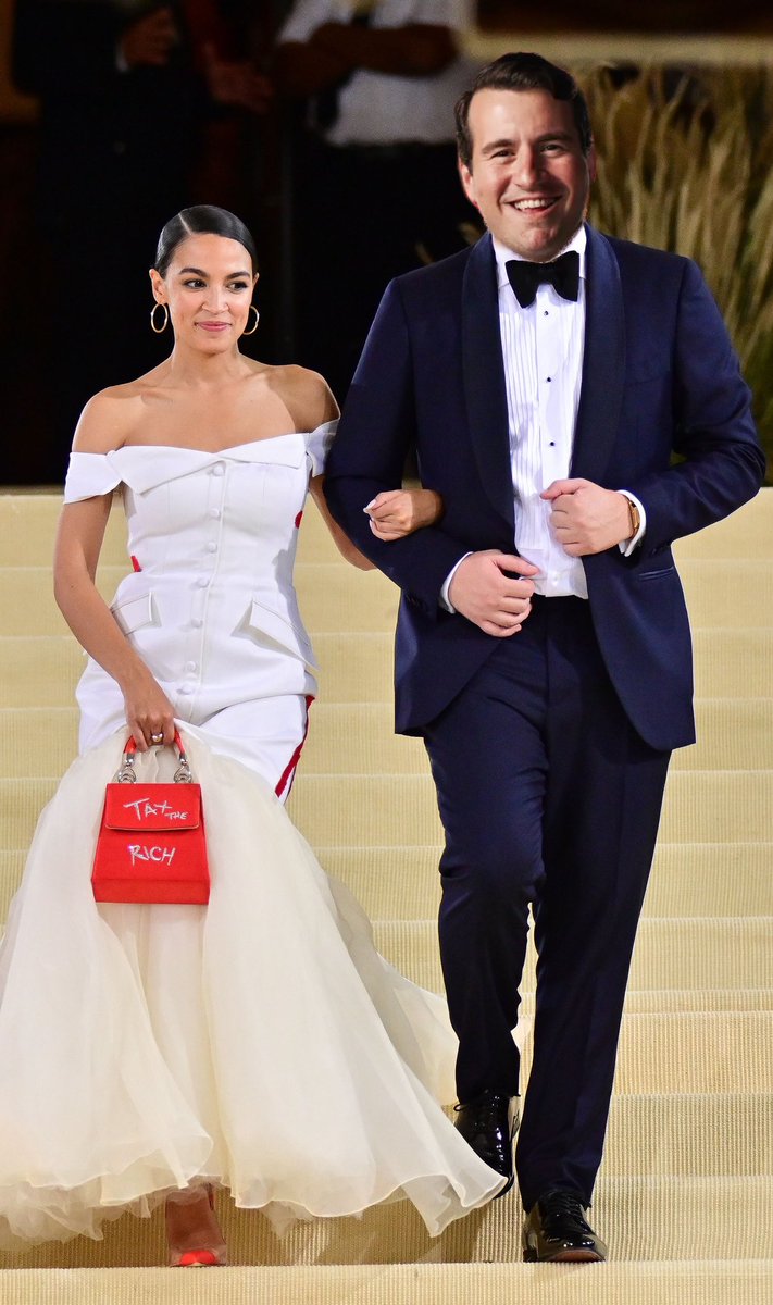 Super rare image of <a href="/alexstein99/">Alex Stein #99</a> &amp; his wifey <a href="/AOC/">Alexandria Ocasio-Cortez</a>