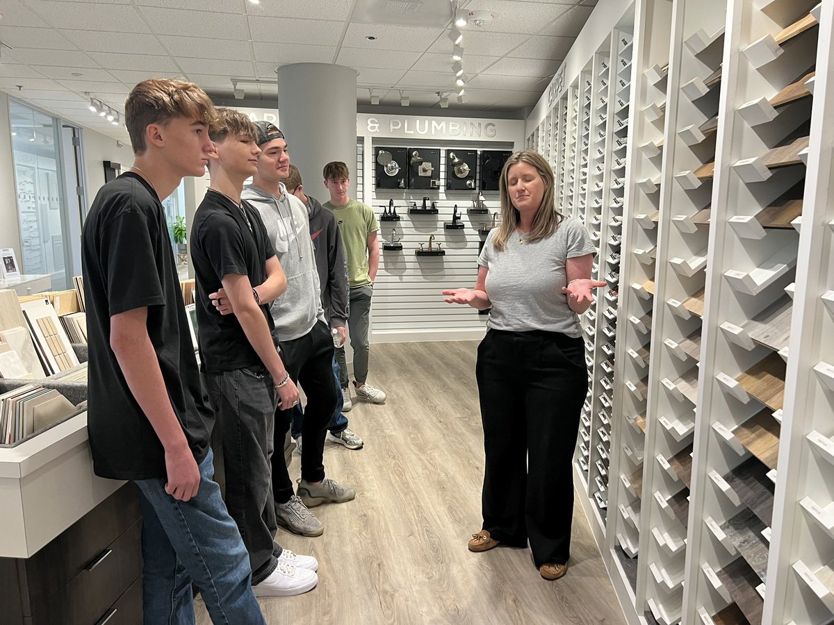 dageiter's tweet photo. WGHS Construction Technology thanks Grenadier Homes for a fantastic day teaching us how they use architecture software and design to create beautiful and durable homes in the DFW area. @GrenadierHomes @WalnutGroveHS @prosperCTE @ProsperISD https://t.co/UgljXPh5tI