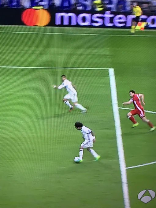 madridblaugrana's tweet photo. 🚨🚨MUY URGENTE🚨🚨

Arturo Vidal:

"Contra el REAL MADRID viví tantos ROBOS que a veces se me olvidan algunos detalles. ROBARON tantas veces a mis equipos"

 BOOOOOOOOOOOOMMMMMMM https://t.co/p5qxGfO6lN