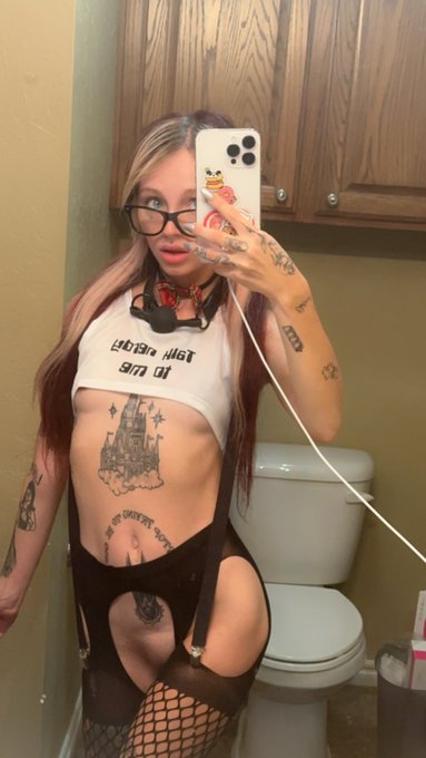✨POV✨ in the bathroom with your dad doing just what he likes 🤍 https://t.co/BKhLwcdyRX<a href="/tag/newprofilepic"class="tags"><span>#newprofilepic</span></a>