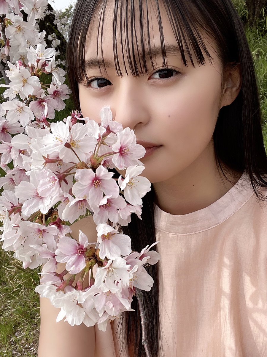 遠藤さくら1st写真集可憐 オフショット📸 今日は【さくちゃん×名古屋の