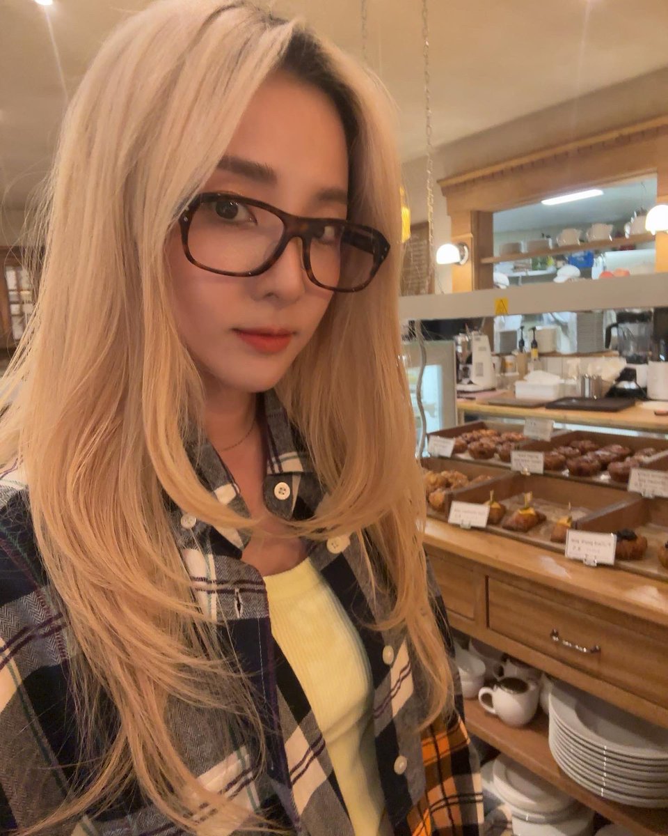 krungy21's tweet photo. 🥐🍞🥖🥧🍰☕️😋 https://t.co/mia7Jj91Zp