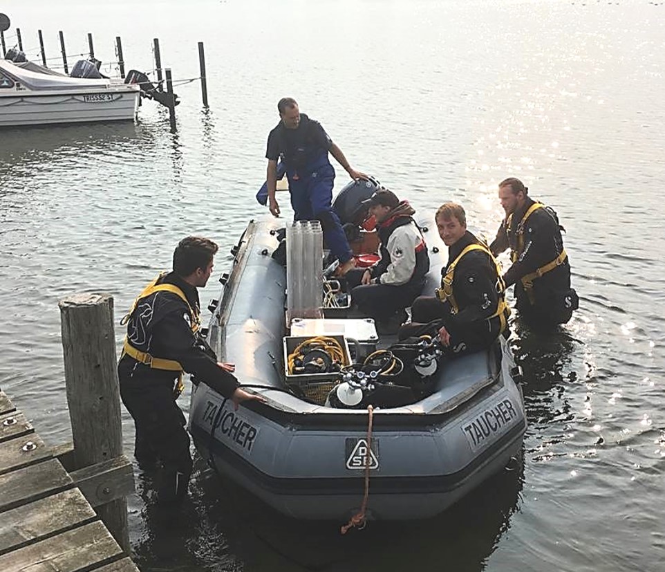 CDRmare's tweet photo. All #sea4society field campaigns in Germany are completed!🎉Last pore water samples &amp; sediment cores were taken at seagrass sites in Schleimünde by scientists @ZMT, @AWI_media, @ICBM_uol &amp; MPI_Bremen - again with the "DOM Police"😀.Thanks to @VereinJordsand &amp; the divers @kieluni! https://t.co/wx1Bg0UzH1