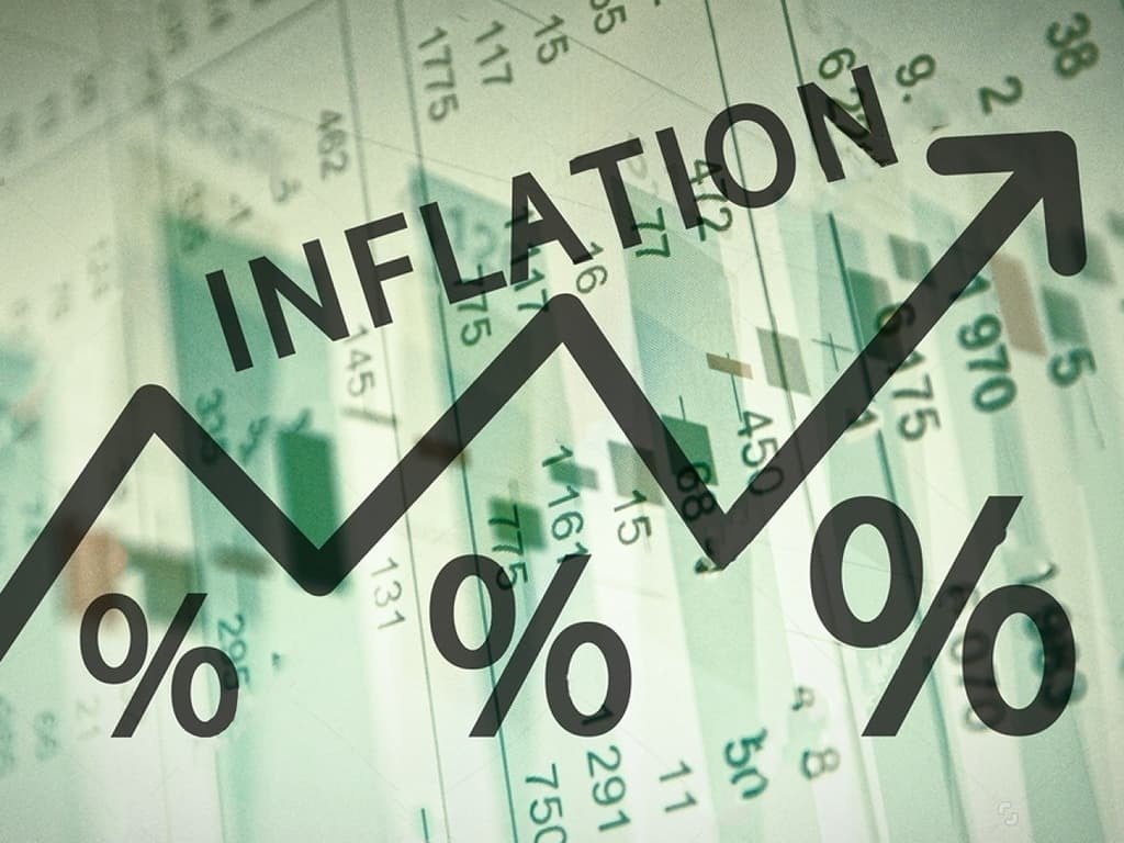 pakco_updates's tweet photo. #Sept14
5. @dawn_com reported that #petrolprice could rise by Rs 10-14/L, while #DieselPrice by Rs 14-16/L tomorrow. This is due to a massive hike in global #oil prices and an increase in sales margin of Rs 0.88/L for the dealers & OMCs.
#PetrolDieselPrice #Pakistan #Islamabad https://t.co/PEa7FW2swR