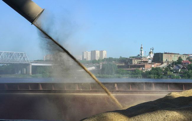 watchmanofthe's tweet photo. Russia has destroyed 280,000 tons of Ukrainian grain since July, — Financial Times

Over the past two months, Russia has carried out a series of drone attacks on the southern ports of Ukraine. https://t.co/4d8SGSjvhj