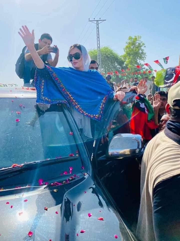 ZiaLanjarLovers's tweet photo. بینظیر کی بیٹی بینظیر جیسی ہے 💞
@AseefaBZ https://t.co/FkChQKKmma