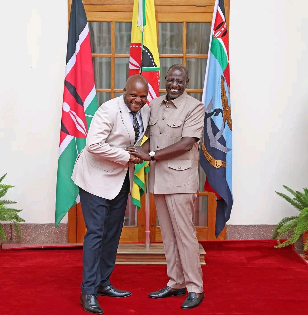 james_odada's tweet photo. When the gods wish to destroy you, they first make you go mad.
@citizentvkenya ,@SafaricomPLC #SamGituku #NATO #Mpyaro #VMAs #WilliamRuto https://t.co/I7P0KbQnyq