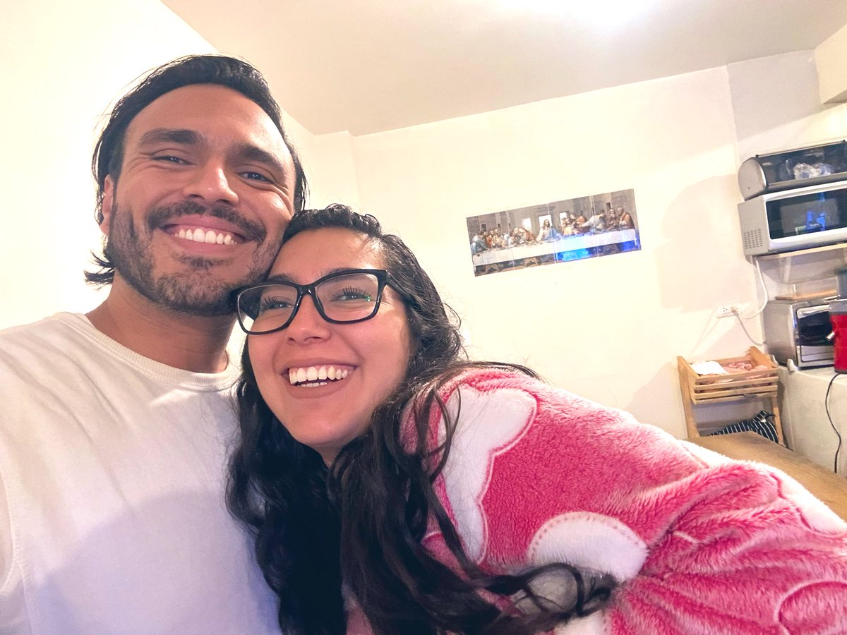 MiguelPenaflor's tweet photo. @XochitlGalvez Ya estamos en pijama, pero aquí tienes tu casa y tu familia también. 

#MiCasaEsTuCasaXóchitl 💖🤞🏽✨ https://t.co/aUiG8LRgtR
