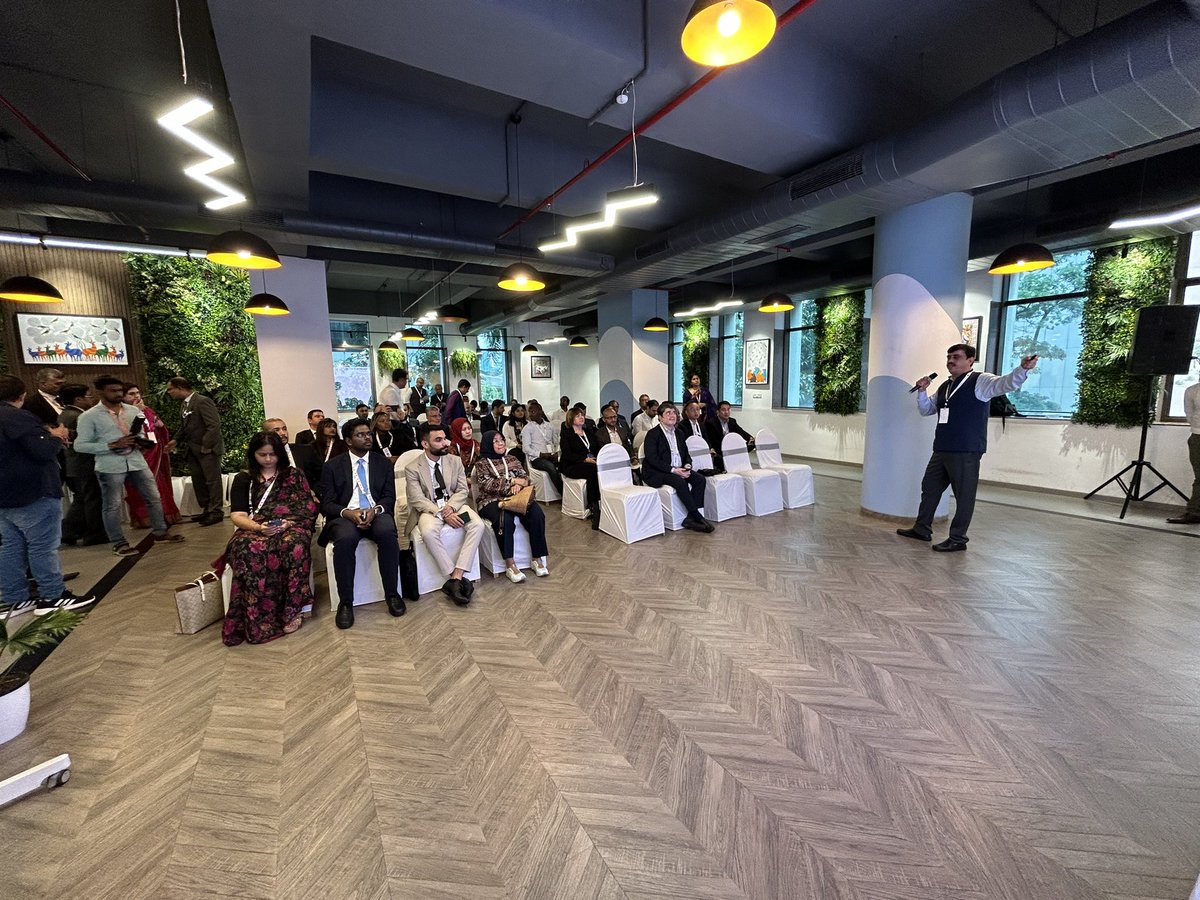 sidbiofficial's tweet photo. What’s a #StudyVisit w/o an info-interactive #QandA session?
#GSMEFF2023 participants & #G20 delegates get burning questions answered with #SIDBI’s work for a creating a lucrative & #sustainable model for #financing the #nanoest of #businesses. https://t.co/mPul4NTShA
