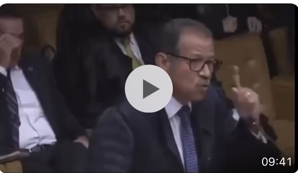 joaocezar1965's tweet photo. Quer entender porque o bolsonarismo
triunfou, enquanto guerra cultural, mas precisamente por isso o governo bolsonaro fracassou completamente? Veja este desembargador “defendendo” seu “cliente”. Ele “lacrou”: parabéns! Terá muitos anos para visitar o cliente condenado na Papuda. https://t.co/R5vLdp2OQh