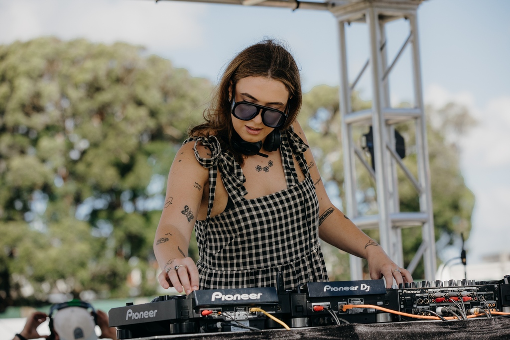 Feel the music at the 2024 Lexus Urban Polo. With a wide range of headlining DJs playing non-stop in the summer sun, the music won't stop, and nor will the vibes. 🌞 @sinhoward @zeisha #lexusurbanpolo2024