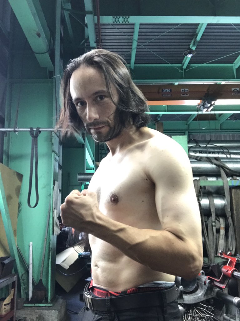 怪我してからやっと筋トレ復活！
ちょっとリバウンドしたけど、前よりもっといい体を作れるようにこれからも頑張る💪

Por fin vuelvo a entrenar despues de recuperarme del accidente. Me engorde un poco, pero tengo que ponerme aun mejor que antes
Al ataque! 💪
#フィットネス #fitness