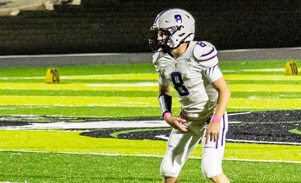 kpreps's tweet photo. #Kpreps Picks to Click - Week 3! Which players did we select to have a big game?  
Find out ➡️ https://t.co/UUzfrbNuS9
📷 Andy Bayless
@sportsinkansas @PrepsKC @BrentKSHSAA
@cnichollHays @SeanBoston_PxP @BGAME_Bearcats https://t.co/P4TflJBebf