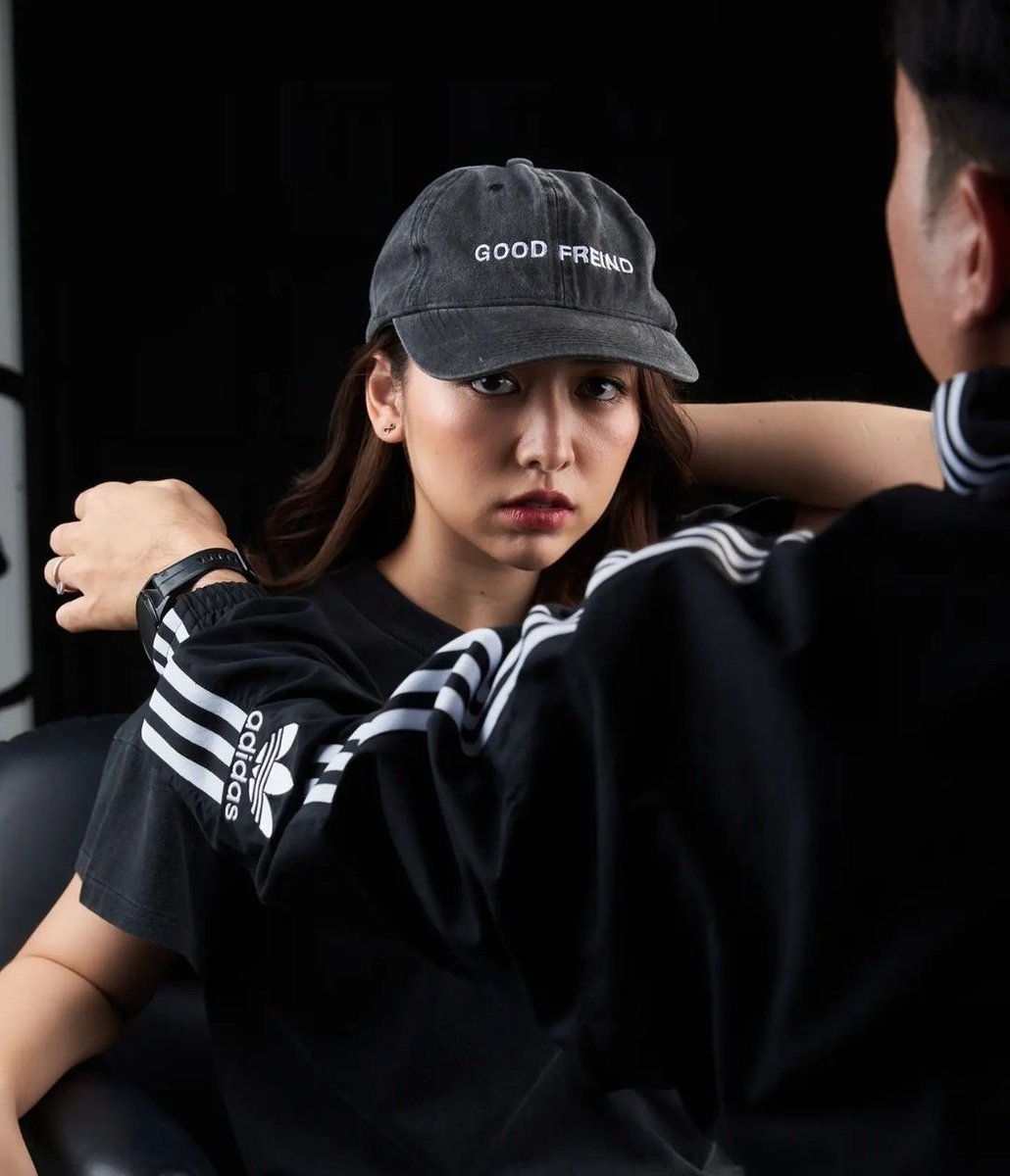 pxxmbrch's tweet photo. น่านนนน ความเท่ทำชีนะ ได้งานถ่ายแบบหรอออ หมวกสวยมากค้าบ เสื้อก็สวย คนก็สวยยยยย
#JaneKunjiranut https://t.co/Pqf8XJaKPy