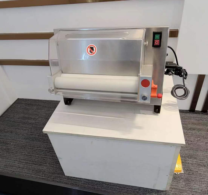 Jolly__Zhang's tweet photo. #dough #roller new style:
DR-30D
Power: 0.45kw
Dough Weight: 50-500g
Pizza Diameter: 10-30CM
Dimension: 367*480*370mm
Net Weight: 24kg
#doughroller by jolly.zhang@gdasian.com https://t.co/eAbE1oR9ms