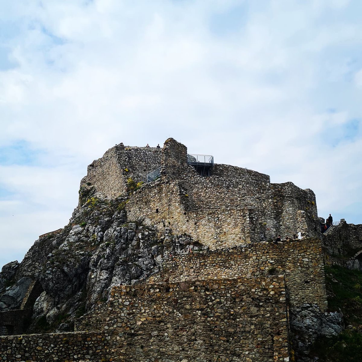 KBacic31's tweet photo. On the end driving back to Vienna through Danube with Hydrofoil for the first time 2/2
.
.
.
.
#slovakia🇸🇰 #bratislava #devincastle #manatwork #ufotower #city #sunny #sunday #walking #bluesky https://t.co/azzpPFXvze