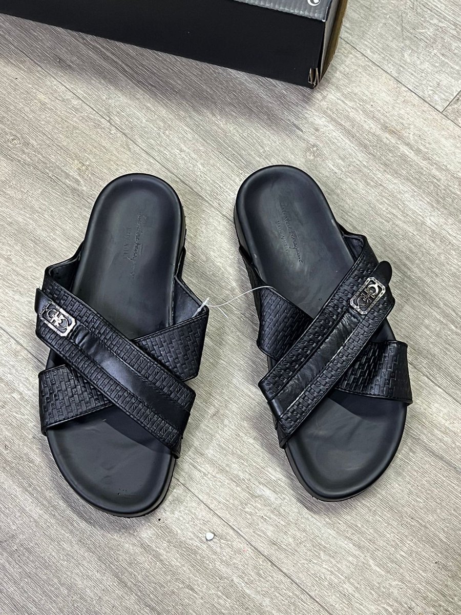 FashionsLol's tweet image. DIFFERENT DESIGNS 
Sizes 39,4041,42, 43, 44, 45 

Located At Lazarus hotel Opp odeon cinema
Tom mboya street Shop No B9/E9call
+254723406742 24Hrs #Lolfashions 
 OurCatalogue
wa.me/c/254799323996
lol-fashions.business.site
facebook.com/lolfashions/sh…