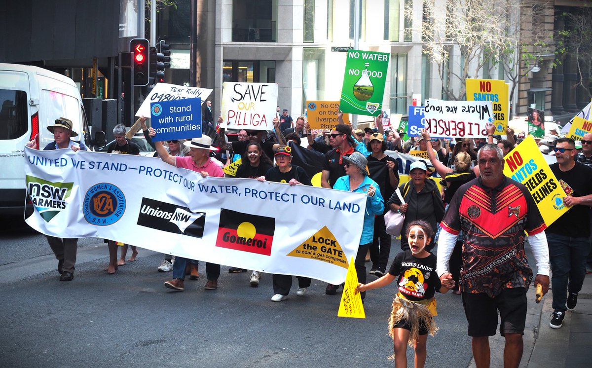 GreenLeftOnline's tweet photo. City and country folk marched on the NSW Parliament to #stopCSG and to protect #water #land #gomeroi #pilliga #liverpoolplains #narrabri Pics for GL by @peter_b1953 https://t.co/xQAoPKT93A