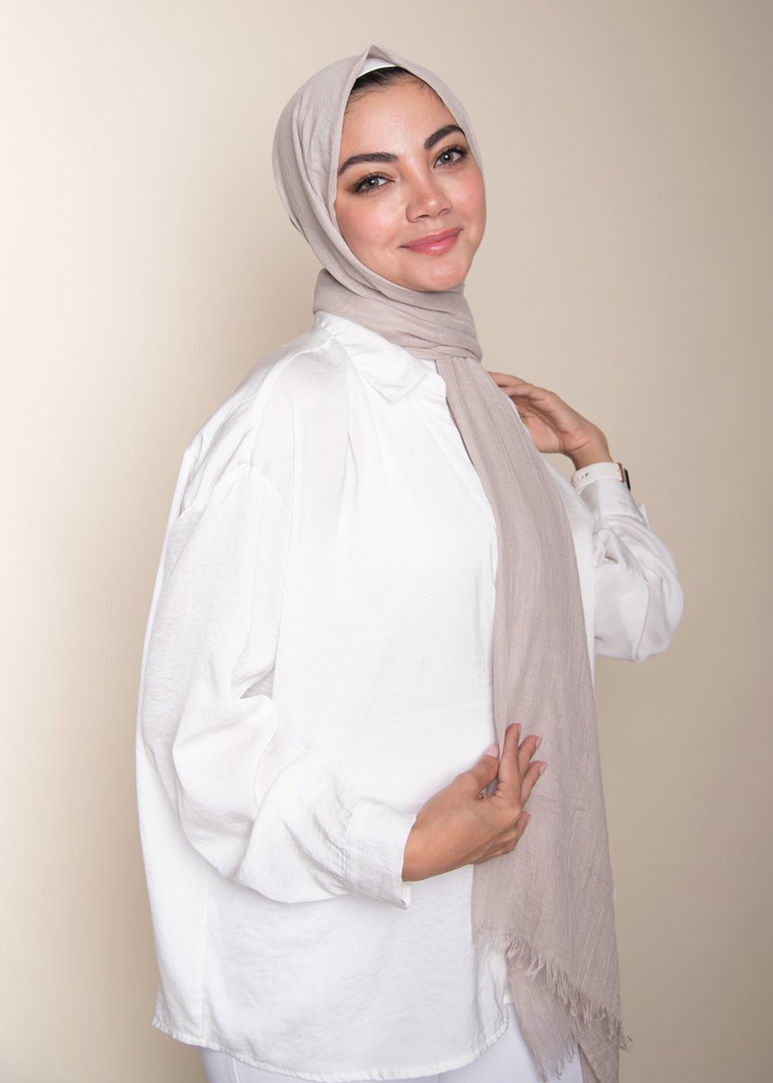 luxyhijab's tweet photo. #luxyhijab #luxuryhijab #dubai #dubaifashion #dubaifashionista #dubaifitfam #hijabdubai #dubaistyle #dubaiblog #picsdubai #dubaiphotographer #dubaidiaries #mydubailife #mydubaipics #hijabista #downtowndubai
Shop Hijab Online from Luxy Hijab https://t.co/jHryw2FkUT https://t.co/zMj9kZC8xp