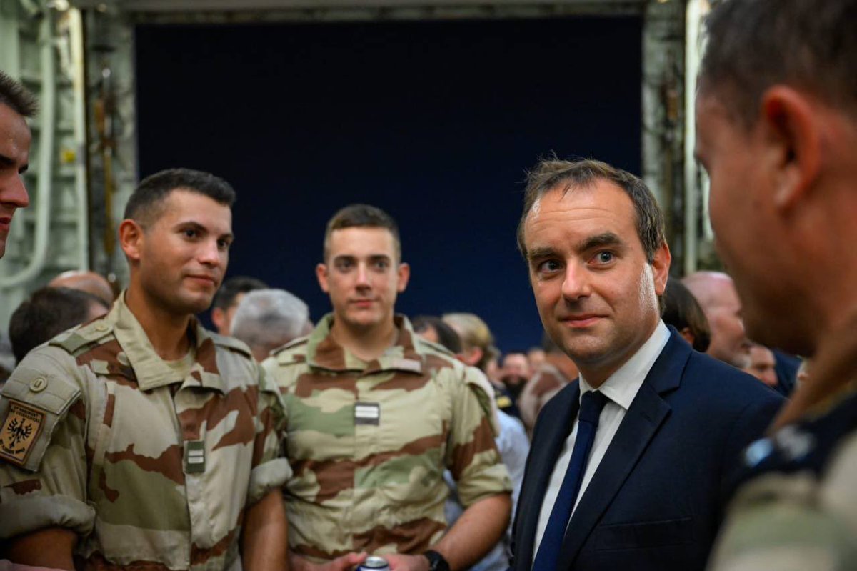 FFEAU_ALINDIEN's tweet photo. ➡️ Echanges avec les militaires des 3 armées, directions et services des @FFEAU_ALINDIEN à bord de la FREMM Languedoc actuellement en opération en océan Indien et dans le détroit d'Ormuz. https://t.co/CQakhCB0IP