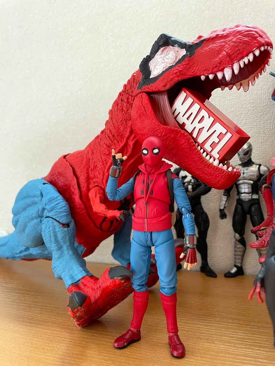 xxx_comics's tweet photo. 何かに似てるなと思ったらホームメイドスーツと同じ配色だった🕷️🦖
#Spiderrex
#スパイダーマン https://t.co/sA8e67o4ct