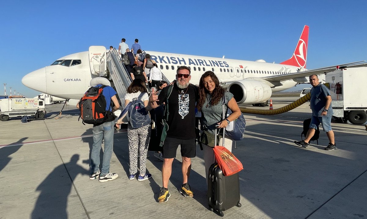 FranContrerasG's tweet photo. Diario de un reportero en #Turquía #Turkiye
Amanece en #Estambul #Istambul Alas en forma, rumbo a #Gaziantep, esperan #Zeugma, la Ciudad de los Mosaicos y luego el #Eufrates
#DiarioDeUnReportero #CuadernoDeCampo #LaEspañaMágica #EspañaMágica #CaminoDeSantiago y #World https://t.co/bhw1ciUgaZ