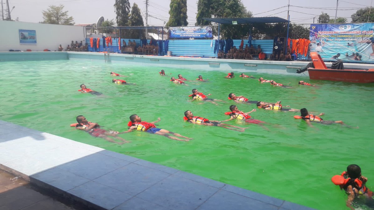 bppsdmsupmtegal's tweet photo. #SahabatBahari, untuk memenuhi kompetensi keselamatan dasar, sejumlah 87 siswa kelas XI dan XII #NKPI dan #TKPI mengikuti #BasicSafetyTraining di @PKBLU_bp3tegal pada tanggal 4-12 September 2023.
@kkpgoid @bppsdm_kp #KKPThrive #sdmkp #bppsdminfinity https://t.co/zpFgdGGrAa