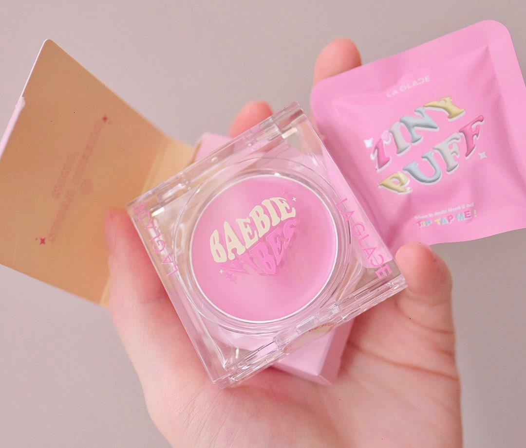 imbeamie's tweet image. มาๆแจกบลัชออน La glace สีชมพูวว 💓 Baebie Vibes แก้มใสๆฉ่ำๆ เอาพัฟจิ๋วไปด้วยเลย น่าร้ากมากกกก ✨☁️

⋆  ﾟ  

      🥣RT + follow ลุยค้าบบบบ -`♡
🎀มะรืนประกาศเลย สุ่มให้ฟลว.น้า☁️