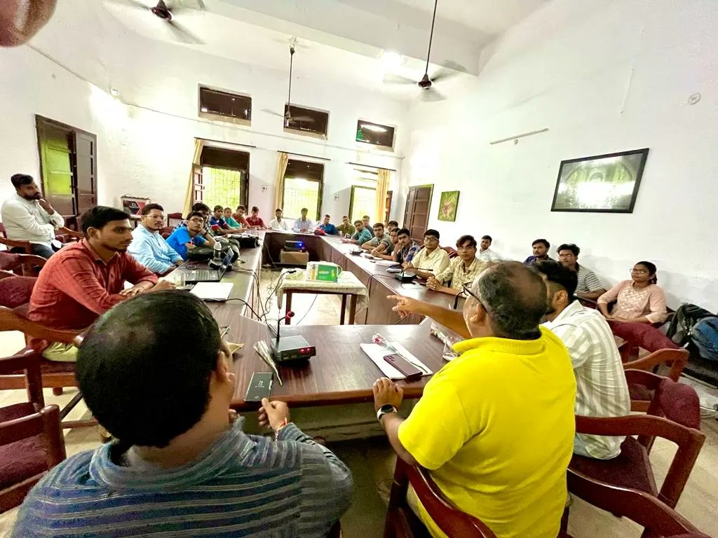 SFDIndiaOrg's tweet photo. विकासार्थ विद्यार्थी, लखनऊ की और से विकास की अवधारना इस विषय पर विश्विद्यालय मैं #sfdtalk का आयोजन किया गया.
#sfdindia https://t.co/pZpirkXbGl