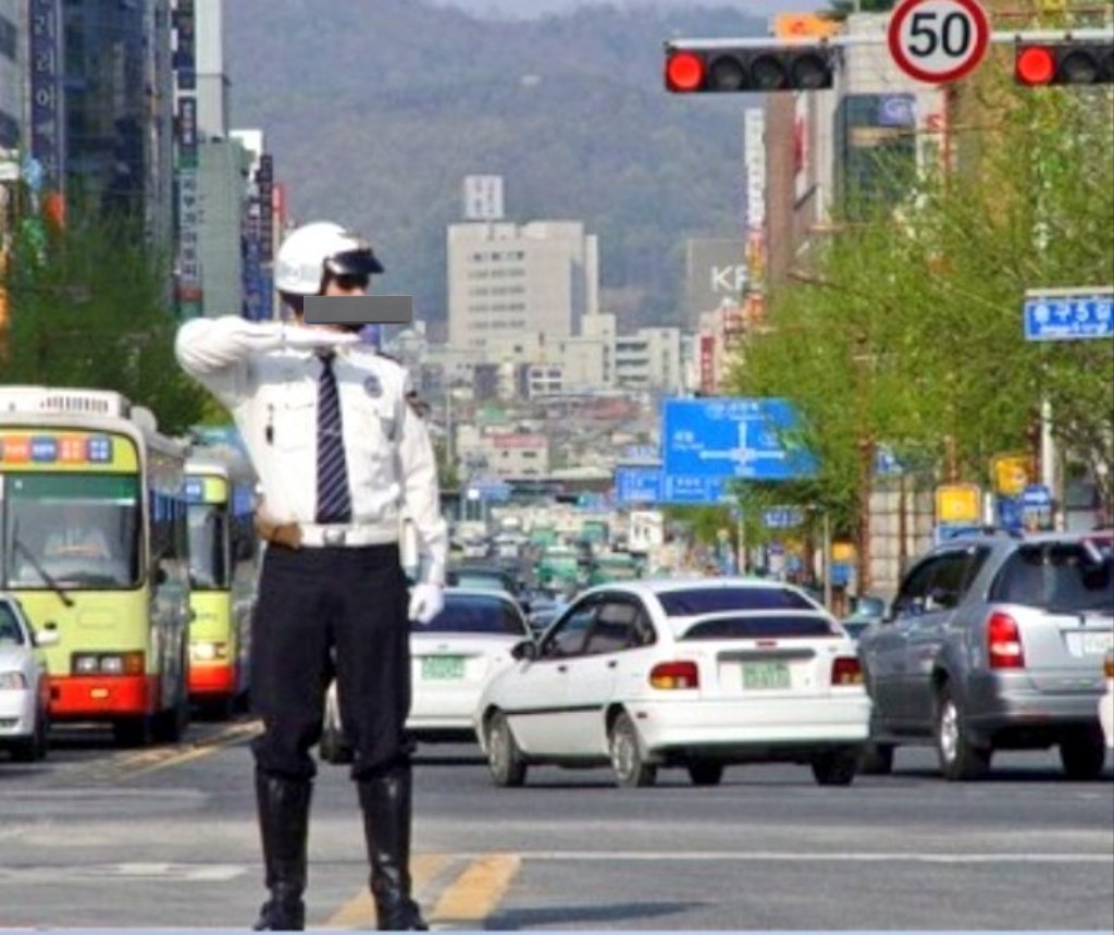 ohsuckmydickboy's tweet photo. #교통경찰 #경찰복 #제복 #오토바이부츠 #boots #police #policeman #hotpolice  #korean #koreapolice #韓国 #ひげ #Mustache #beardman #交通警察 #trafficpolice #警察 #motorcycle #オートバイ https://t.co/YZEd8BwWtJ