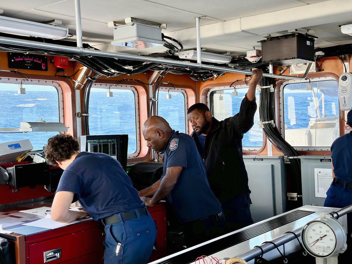 🇵🇬🇺🇸🇬🇺 Historic Partnership in Action

@USCG teamed up with PNG agencies for a groundbreaking joint patrol! This first-of-its-kind collaboration enhances regional security and resource management in the PNG exclusive economic zone. 

🔗bit.ly/WPC1139wPNG 
#Force4Good #IUUF