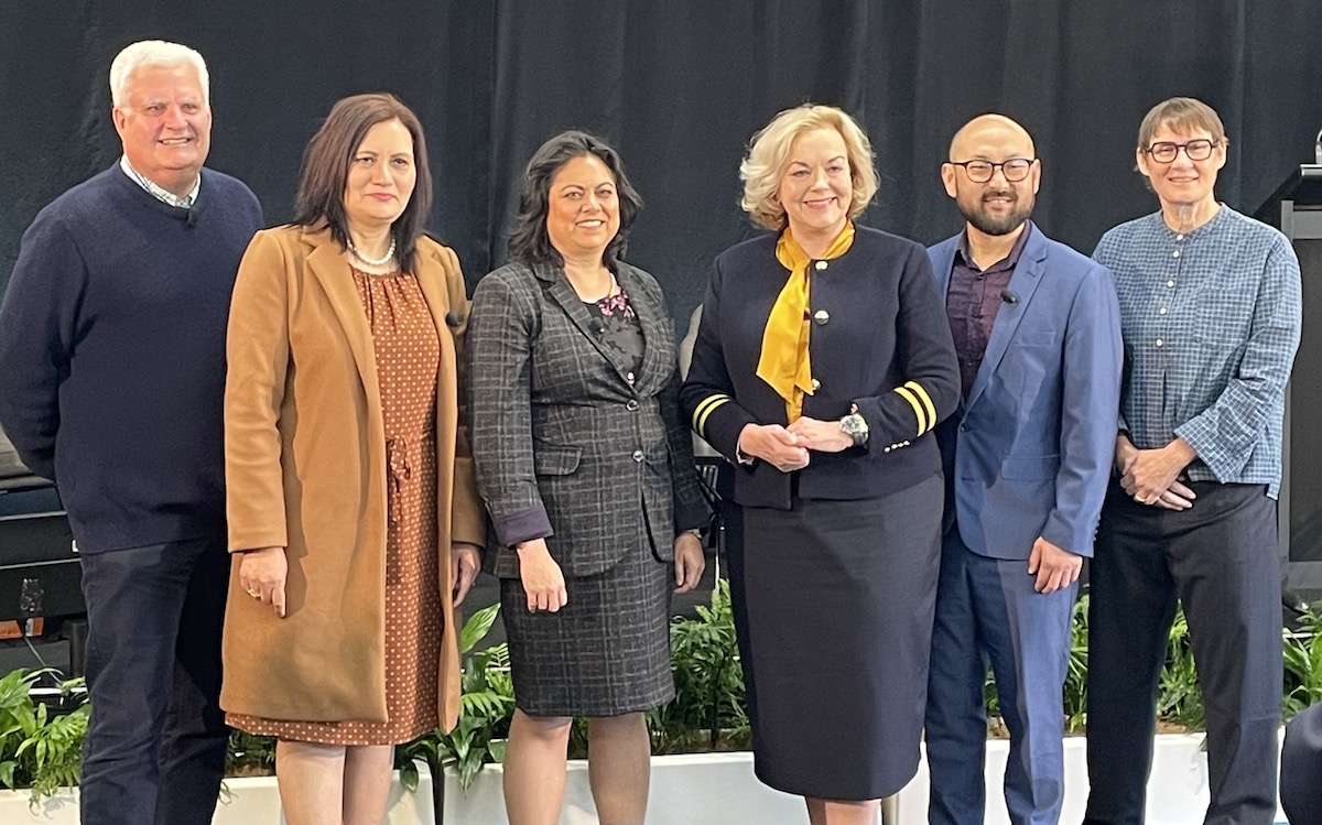 AucklandUni's tweet image. Research, science and innovation policies were discussed @AucklandUni today by political party representatives. From left: Moderator Will Charles of @UniServicesNZ, @parmjeet_parmar, @drayeshaverrall, @JudithCollinsMP, @lx_xunan and @ScienceUoA Acting Dean Professor JR Rowland.