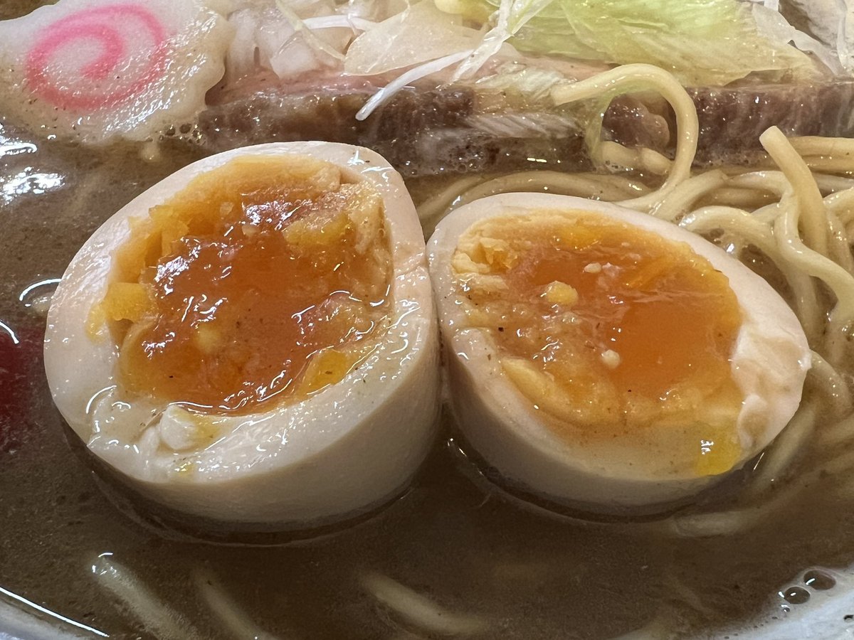 pkjA3eweBCUg92N's tweet photo. 埼玉県北足立郡伊奈町
麺屋なると

味玉濃厚煮干しそば(醤油)

帰り道に新しく出来てたのでinしちゃって来ました🍜
煮干し感が強く美味いスープ🤤
若干、全体的に塩分濃度が高いが出汁がしっかりしてるので旨みが半端ないです😍👍
美味かったです🥰
また来ようっと😆

ごちそうさまでした🙏😋✨ https://t.co/00ALD01Q5W